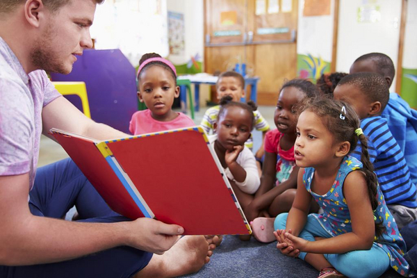 484794640 18813 Den svenska skolan
